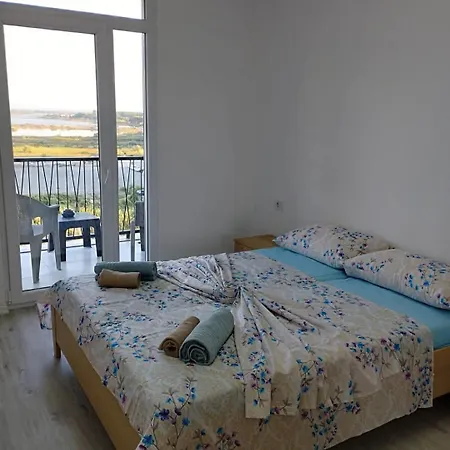 U Laguny 612, Albanie *