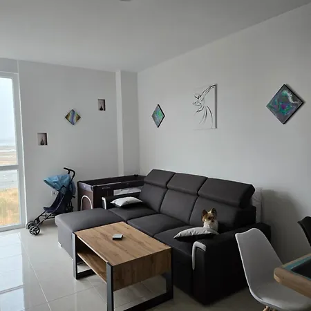 U Laguny 612, Albanie * Shëngjin