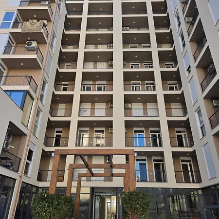 U Laguny 612, Albanie * Shëngjin