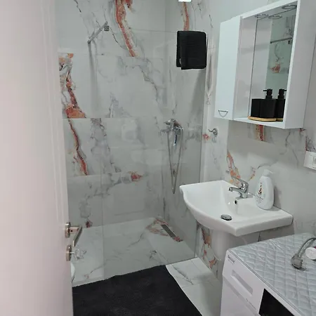 Apartament U Laguny 612, Albanie Shëngjin
