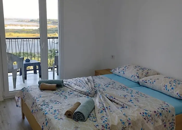 U Laguny 612, Albanie *